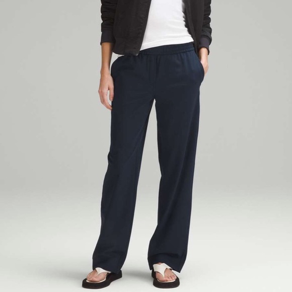 Lululemon Straight-Leg Mid-Rise Pant Luxtreme Regular TRNV Ture Navy Size Medium - Picture 1 of 15